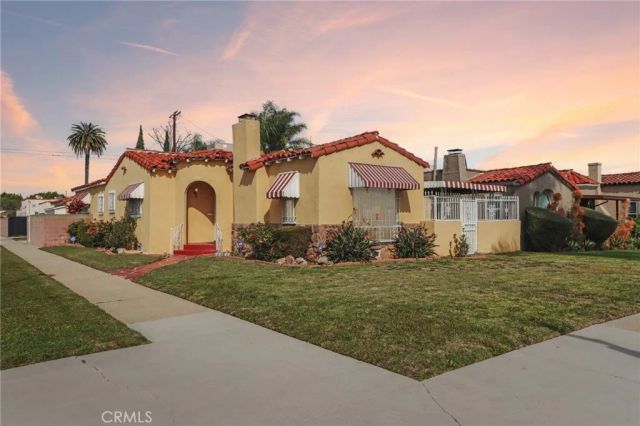 1961 W 84th, Los Angeles, CA 90047