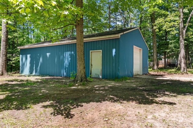 4457 S Croton Hardy Drive, Newaygo, MI 49337