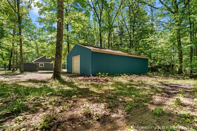 4457 S Croton Hardy Drive, Newaygo, MI 49337
