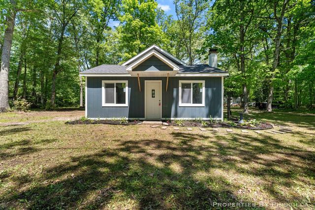 4457 S Croton Hardy Drive, Newaygo, MI 49337