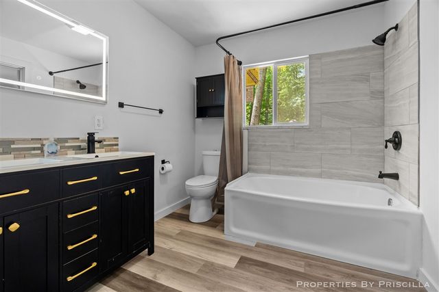 4457 S Croton Hardy Drive, Newaygo, MI 49337