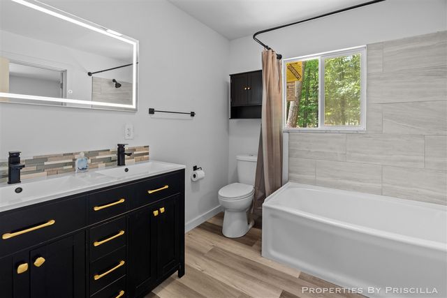 4457 S Croton Hardy Drive, Newaygo, MI 49337