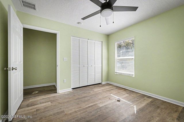 5252 CLEVELAND Road, Jacksonville, FL 32209