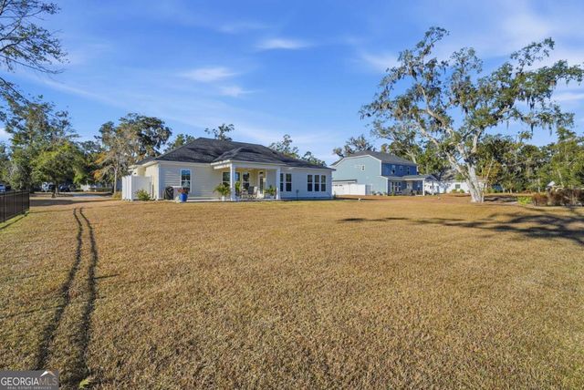 390 Harbour Island Circle, Waverly, GA 31565