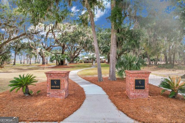 390 Harbour Island Circle, Waverly, GA 31565
