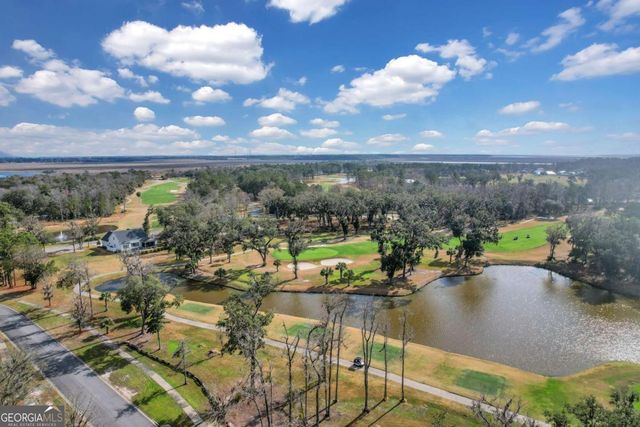 390 Harbour Island Circle, Waverly, GA 31565