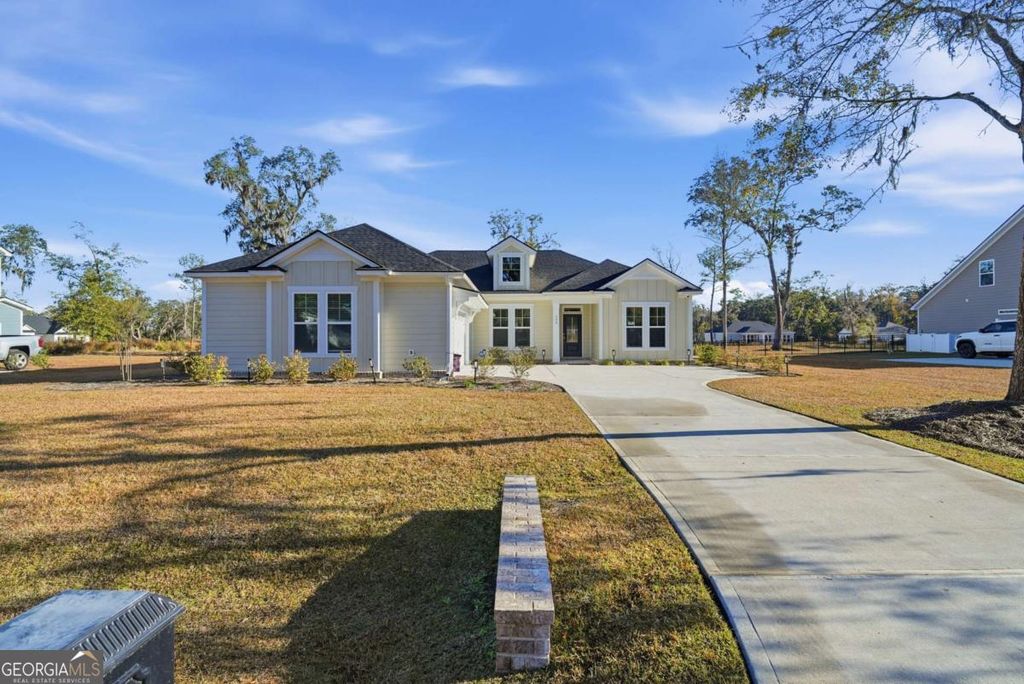 390 Harbour Island Circle, Waverly, GA 31565