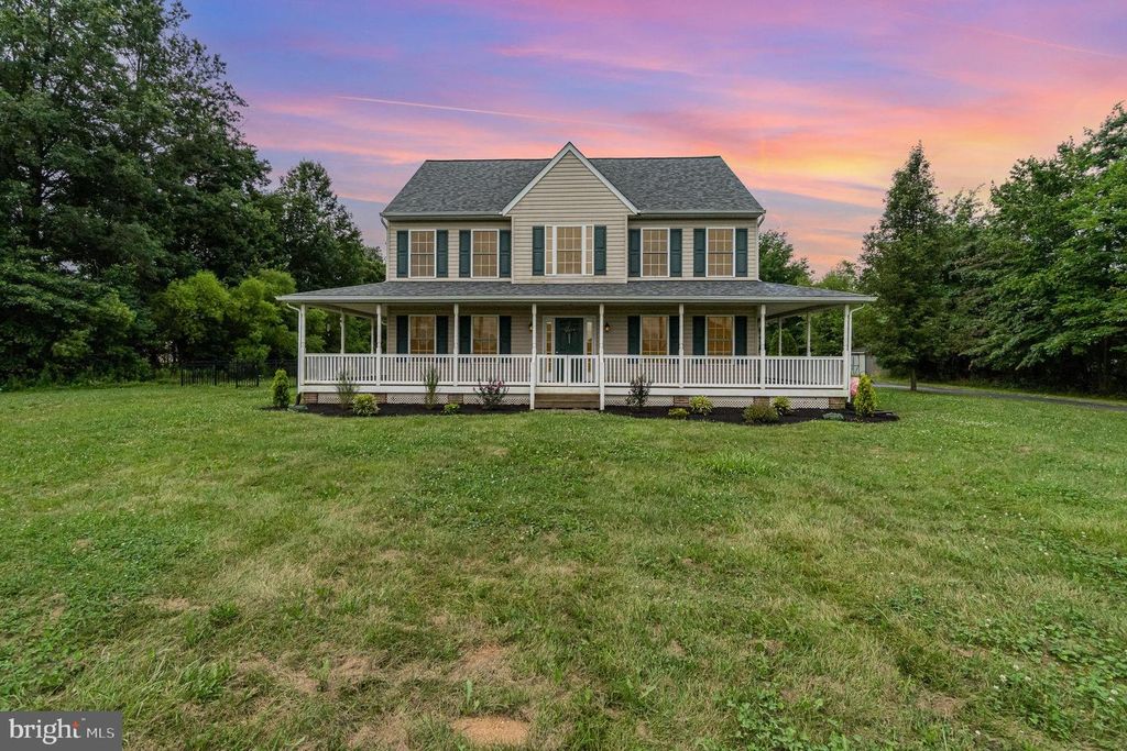 85 SAINT JOHNS RD W, Littlestown, PA 17340