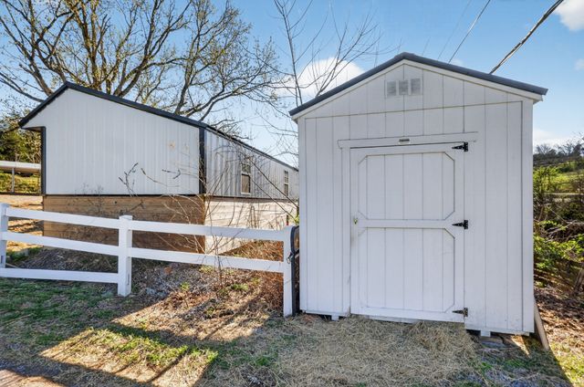 1679 E Broadway, Gallatin, TN 37066