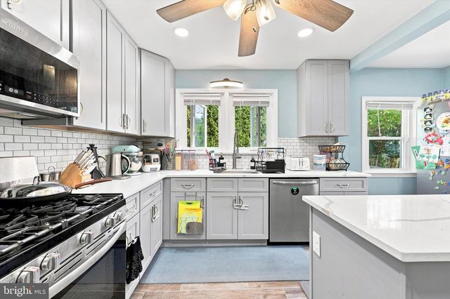 55 E ESSEX AVE, Lansdowne, PA 19050