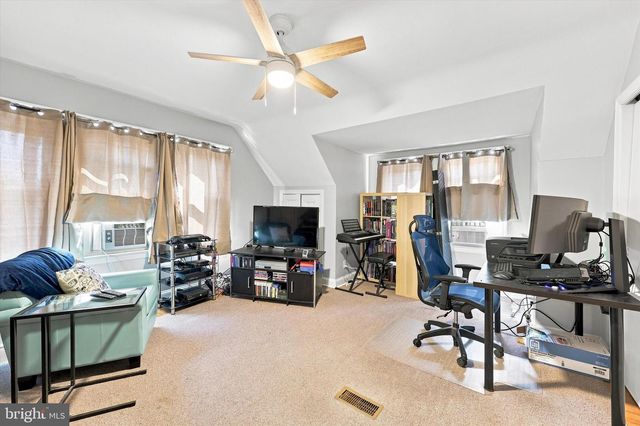 55 E ESSEX AVE, Lansdowne, PA 19050