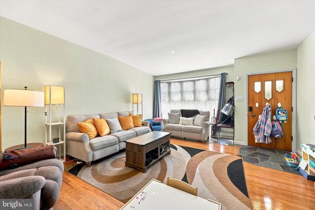 55 E ESSEX AVE, Lansdowne, PA 19050