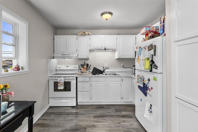 1395 INVERNESS LANE, Neenah, WI 54956