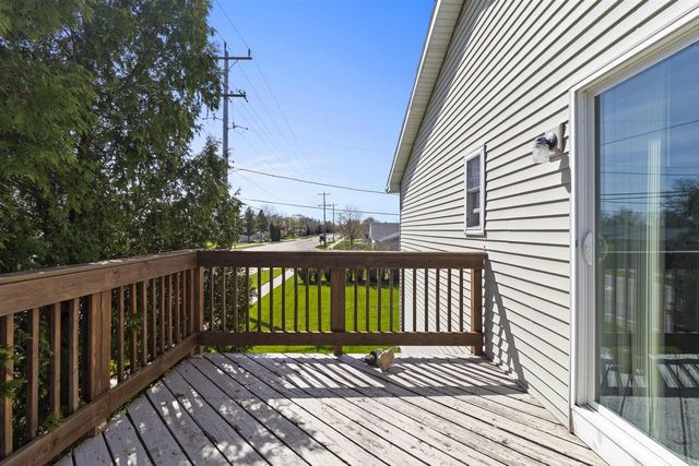 1395 INVERNESS LANE, Neenah, WI 54956