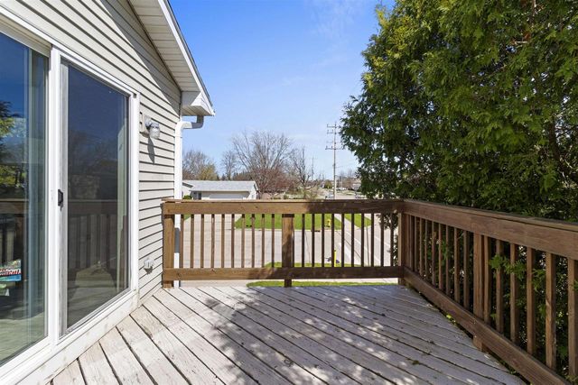 1395 INVERNESS LANE, Neenah, WI 54956