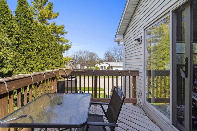 1395 INVERNESS LANE, Neenah, WI 54956
