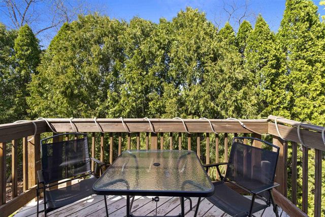 1395 INVERNESS LANE, Neenah, WI 54956