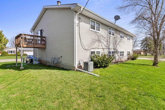 1395 INVERNESS LANE, Neenah, WI 54956