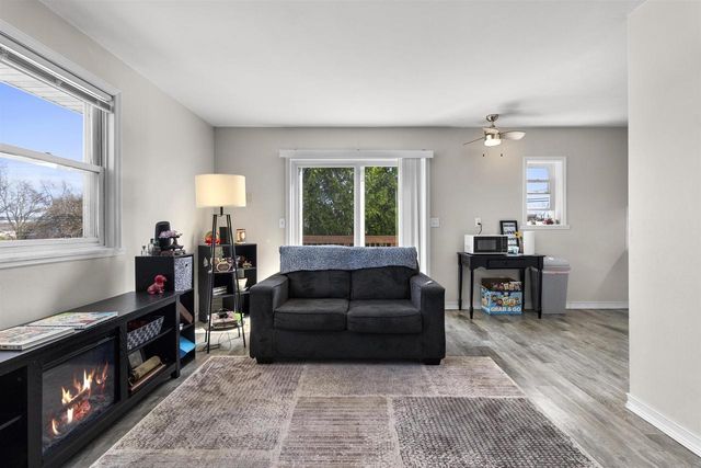 1395 INVERNESS LANE, Neenah, WI 54956