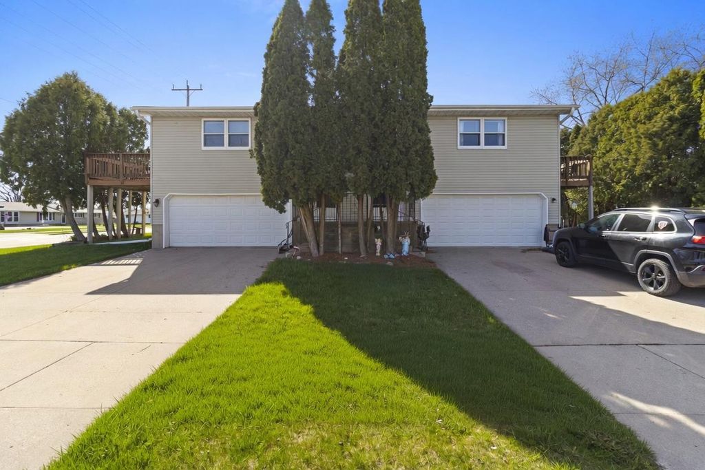 1395 INVERNESS LANE, Neenah, WI 54956