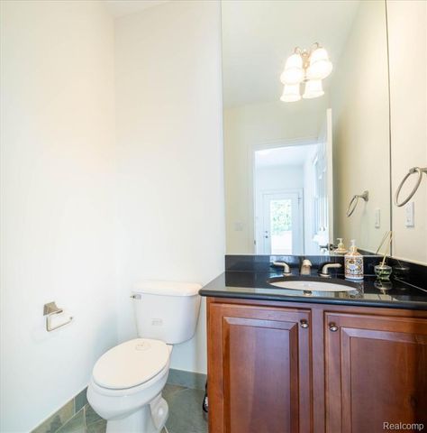 717 S Kenwood Avenue, Royal Oak, MI 48067