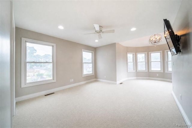 717 S Kenwood Avenue, Royal Oak, MI 48067