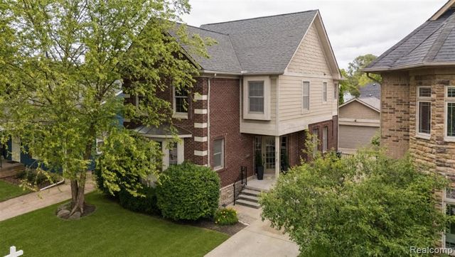 717 S Kenwood Avenue, Royal Oak, MI 48067