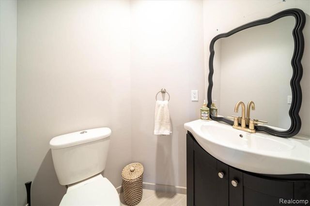 717 S Kenwood Avenue, Royal Oak, MI 48067