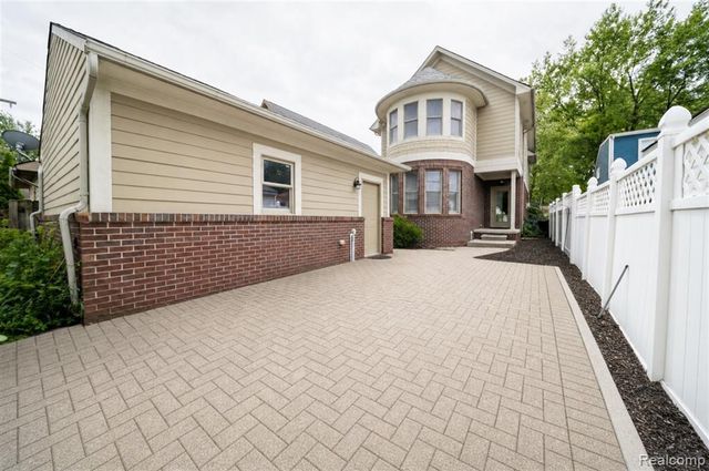 717 S Kenwood Avenue, Royal Oak, MI 48067