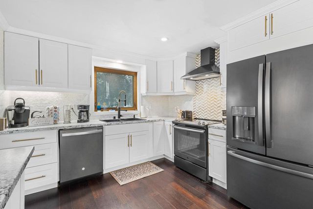 235 N 18TH AVENUE, Sturgeon Bay, WI 54235