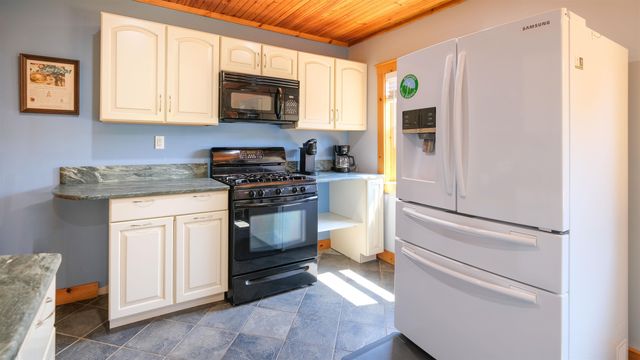 96 Paradise Lane, Mount Holly, VT 05758