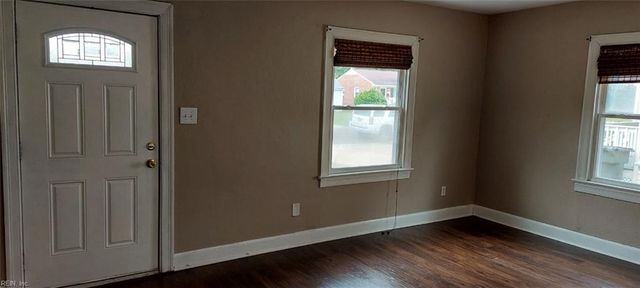 711 Burgess AVE, Hampton, VA 23664