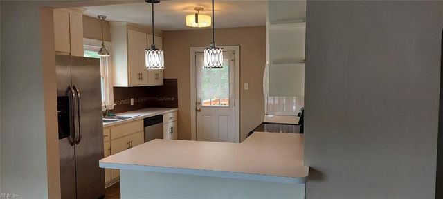 711 Burgess AVE, Hampton, VA 23664