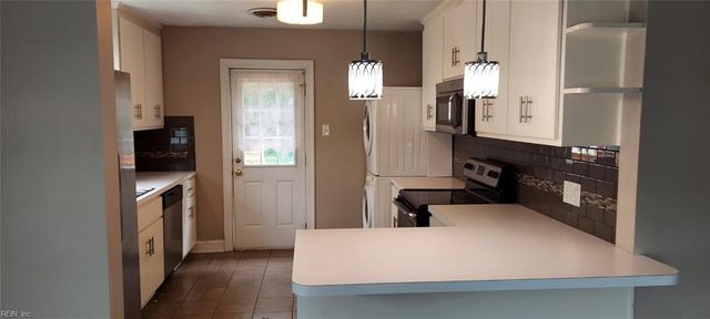 711 Burgess AVE, Hampton, VA 23664