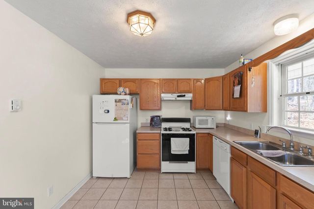 1060 BUFFALO RIDGE RD, Augusta, WV 26704