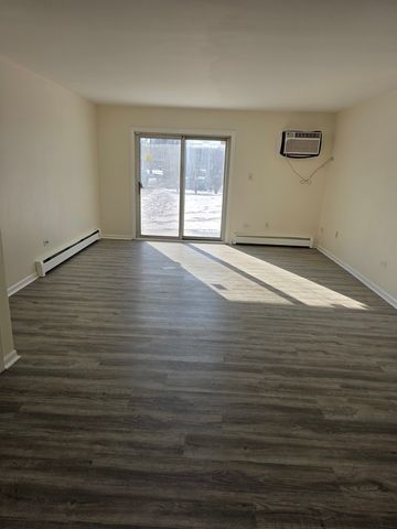 161 W Elk Trail 162, Carol Stream, IL 60188
