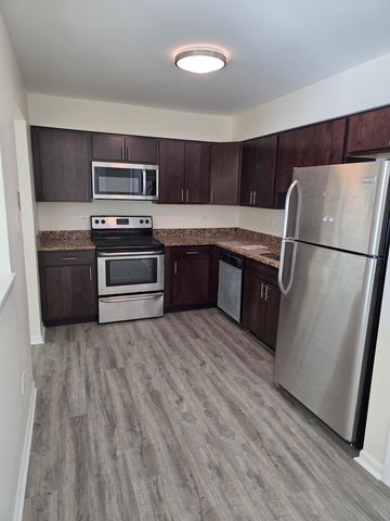 161 W Elk Trail 162, Carol Stream, IL 60188