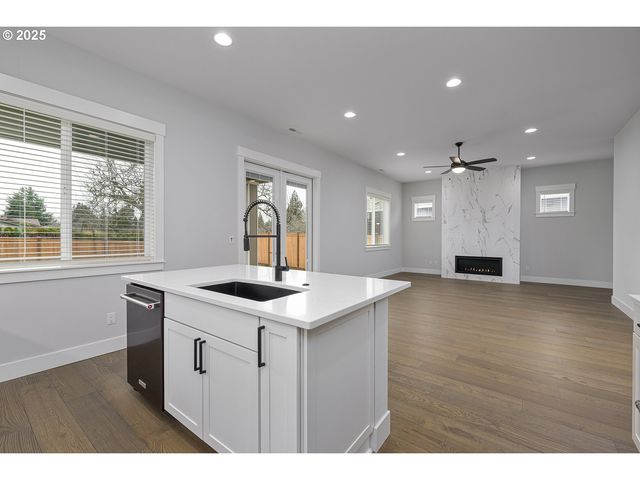 15204 Se TOWERS Ter, Milwaukie, OR 97267