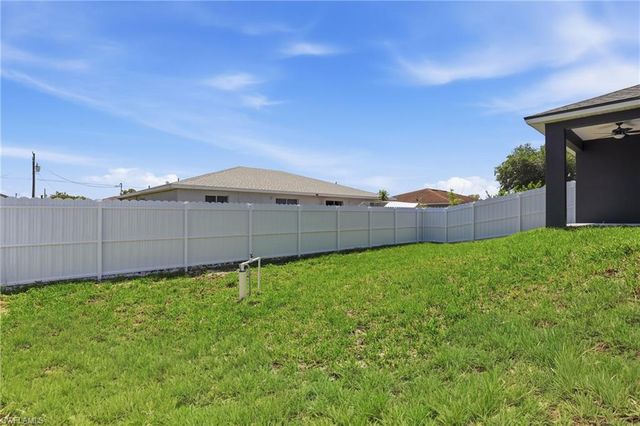 721 Ivan AVE S, Lehigh Acres, FL 33973
