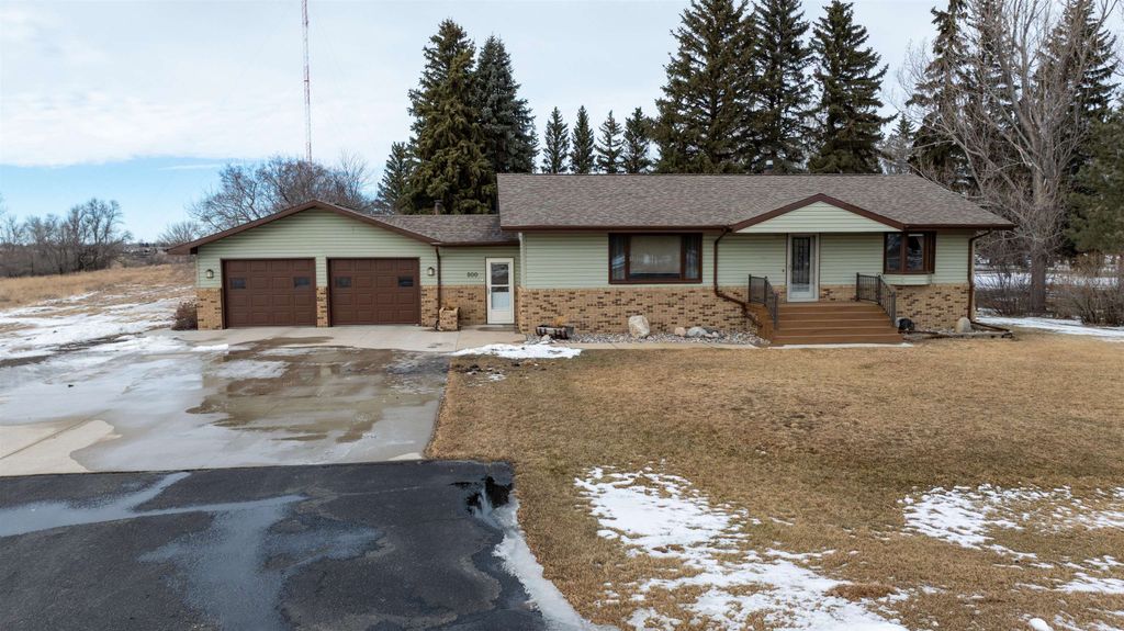 500 54TH AVE SW, Minot, ND 58701