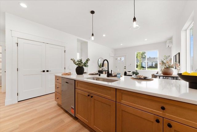 2452 W ROWAN Ave, Spokane, WA 99205