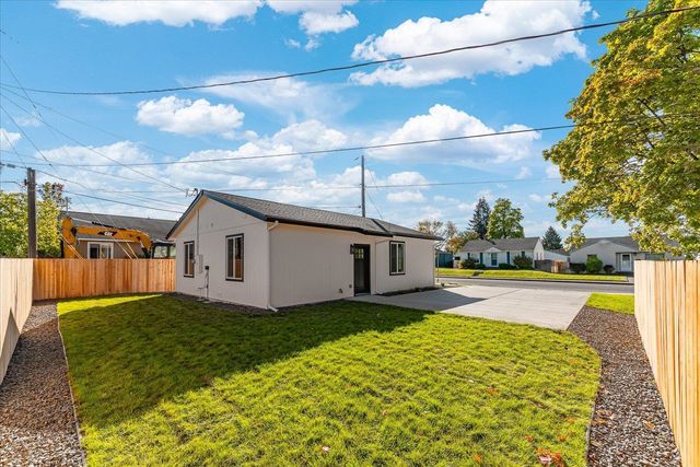 2452 W ROWAN Ave, Spokane, WA 99205