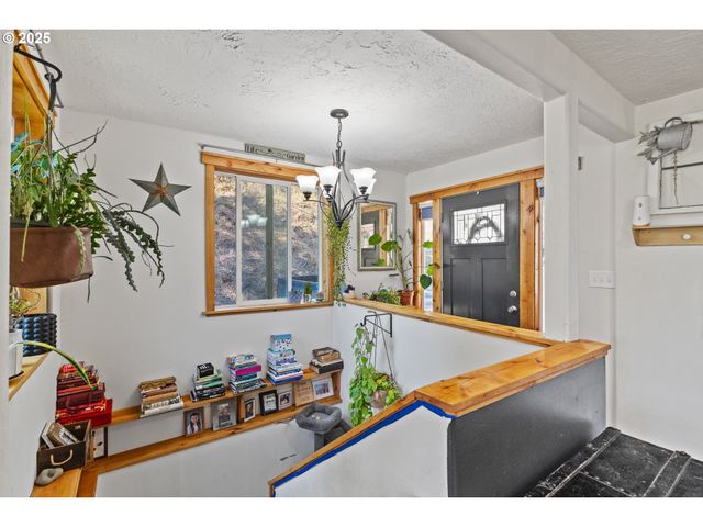 55593 GLEN AIKEN CREEK Rd, Coquille, OR 97423