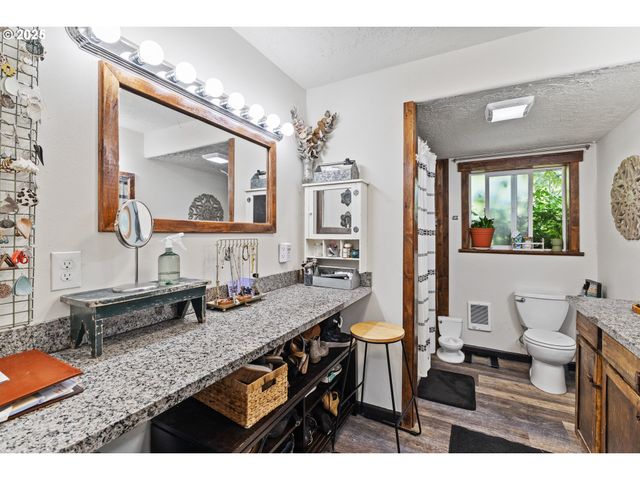 55593 GLEN AIKEN CREEK Rd, Coquille, OR 97423