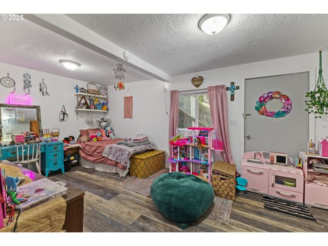 55593 GLEN AIKEN CREEK Rd, Coquille, OR 97423