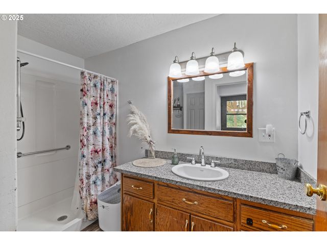 55593 GLEN AIKEN CREEK Rd, Coquille, OR 97423