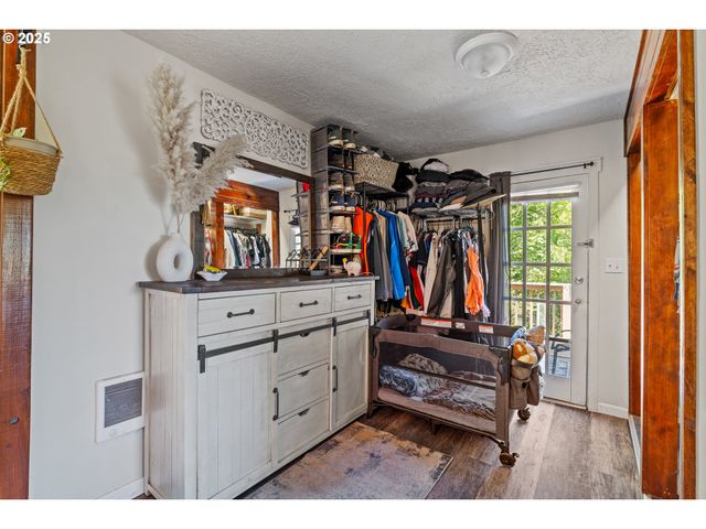 55593 GLEN AIKEN CREEK Rd, Coquille, OR 97423