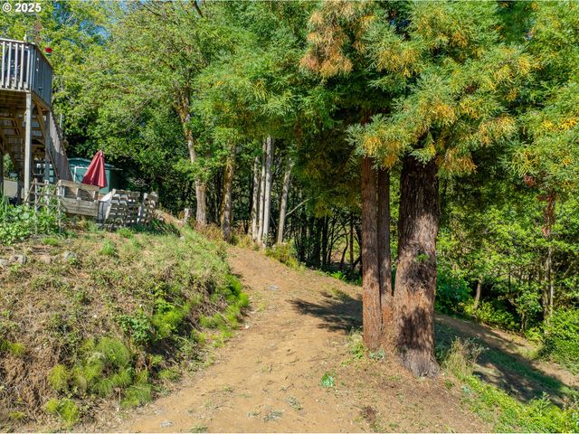 55593 GLEN AIKEN CREEK Rd, Coquille, OR 97423