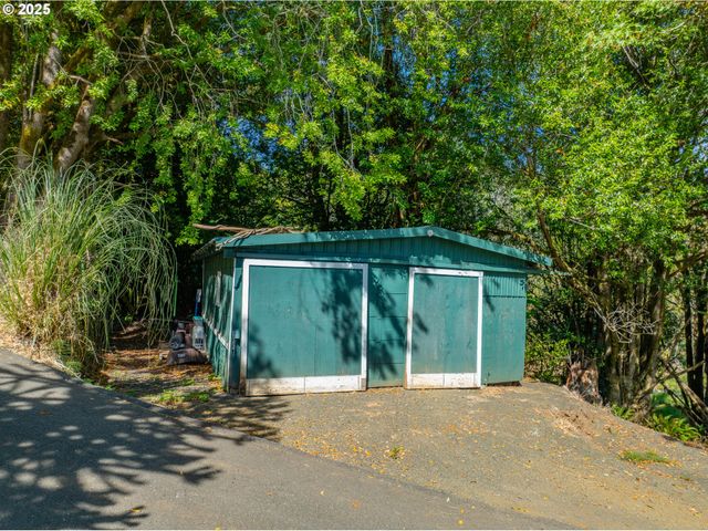 55593 GLEN AIKEN CREEK Rd, Coquille, OR 97423