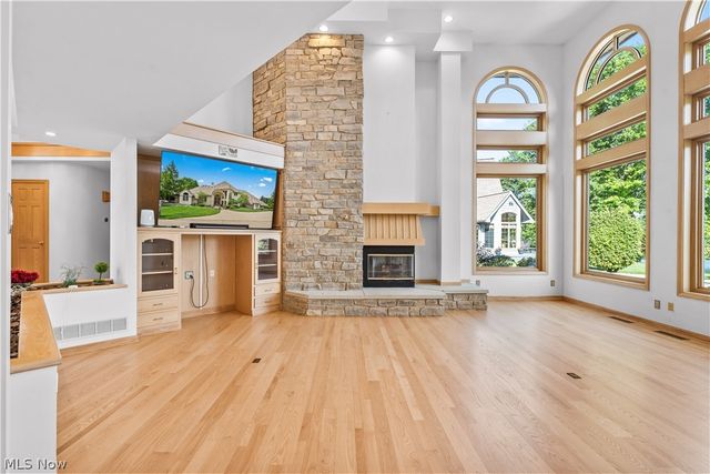 3855 Weymouth Woods Drive, Medina, OH 44256